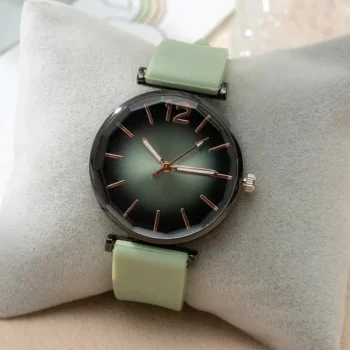 Minimalist Silicone Strap Fashion Watch