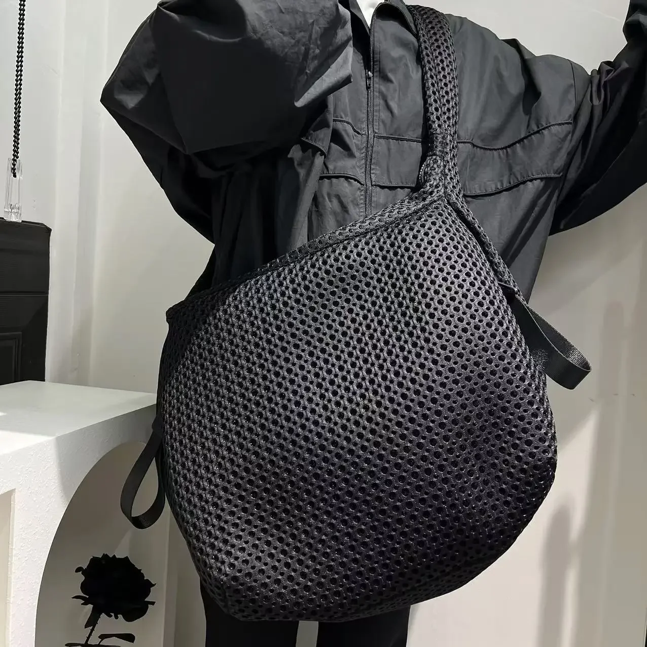 Ladies' fashionable mesh nylon lightweight diagonal cross bag with large capacity stitching casual shoulder bag