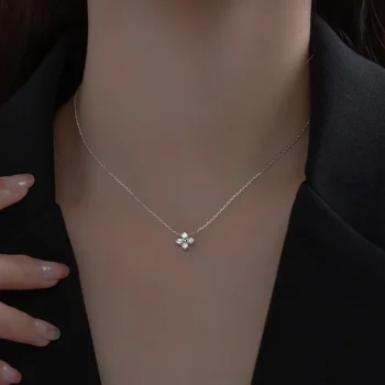 Moissanite Necklace Clover Pendant – 925 Silver